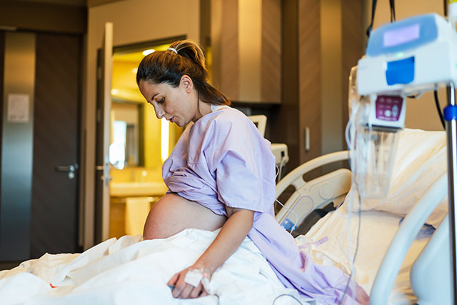 pregnant woman in labor